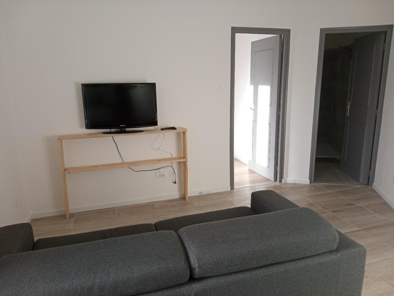 Appart Proche Toutes Commodites Souvigny Exteriér fotografie