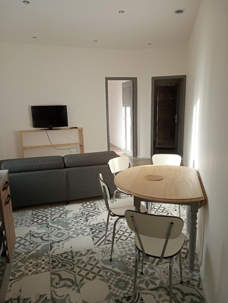 Appart Proche Toutes Commodites Souvigny Exteriér fotografie